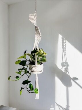HANDMADE MACRAME PLANT HANGER\BOHO HOME DECOR | MODERN HANGING PLANT HOLDER